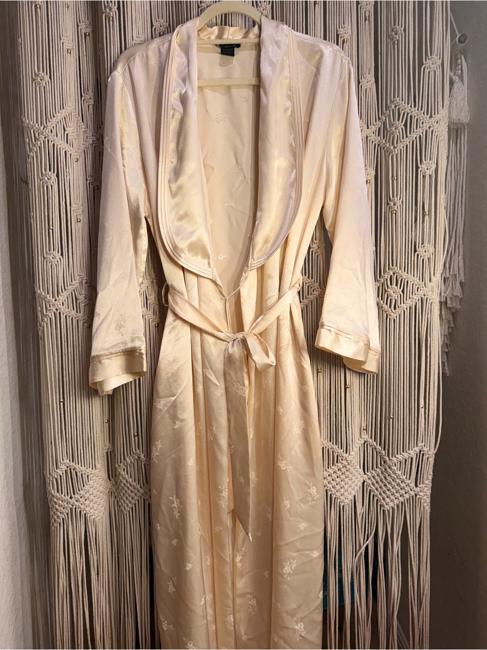 Jones New York Cream Satin-Trim Floral Robe